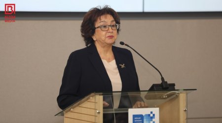 Məleykə Abbaszadə: &ldquo;10-11-ci sinifdə hazırlaşıb, bütün proqramı mənimsəmək mümkün deyil&rdquo;