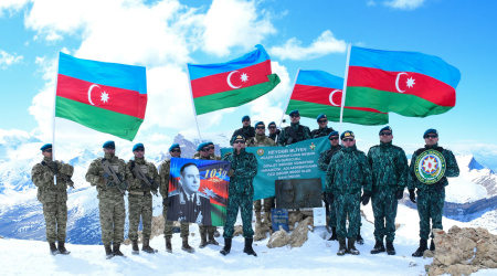 Sərhədçilər &ldquo;Heydər zirvəsi&rdquo;nə yürüş təşkil etdi &ndash; FOTO/VİDEO