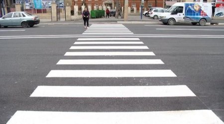 Piyada gərək yolu keçəndə sürücü ilə göz təması qursun...