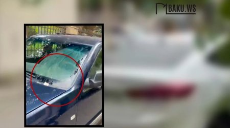 Bakıda ŞOK OLAY: Maşınlara yumurta atıb, şüşəsilənlərini qaldırdılar &ndash; VİDEO