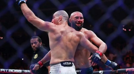 UFC: Şon Striklend dünya çempionu oldu - VİDEO