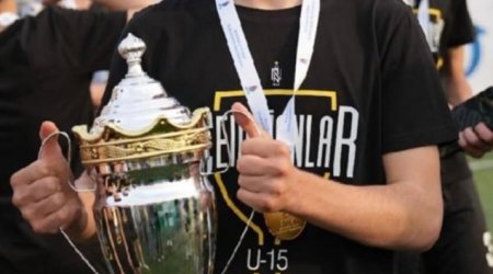 U-15 Liqasında Çempion mükafatlandırıldı -FOTO
