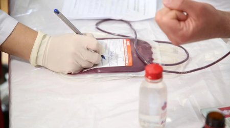 Sosial şəbəkədə QAN AXTARIŞI: Vətəndaşlar niyə donor tapmaqda çətinlik çəkirlər? - VİDEO
