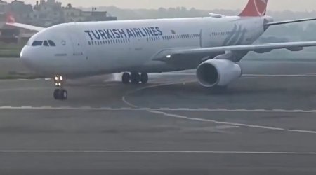 İstanbul-Katmandu reysində İNSİDENT: Təyyarənin şassisində alov yarandı - VİDEO