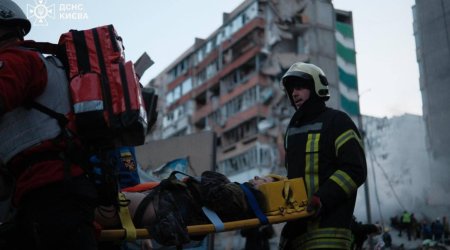 Kiyevə kütləvi hava zərbələri &ndash; Ölən və yaralılar var &ndash; FOTO