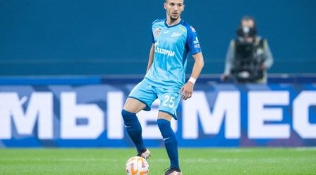 Serbiyalı futbolçu bir mövsümdə iki ölkənin çempionu oldu