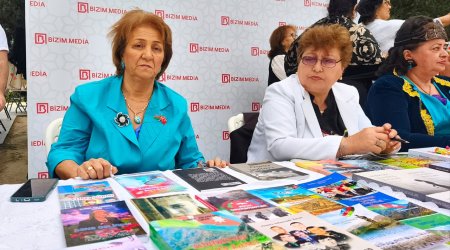 &ldquo;Yaşa Azərbaycan&rdquo; mahnısının sözlərinin müəllifi oxucuları ilə görüşdü &ndash; FOTO