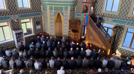 Qubada Qurban namazı qılınır - FOTO