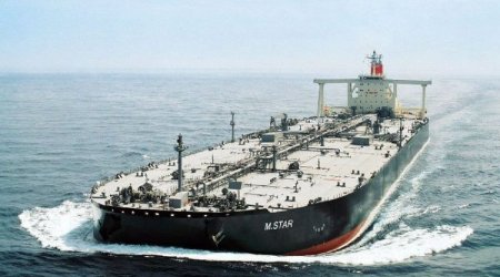 Piratlar Hind okeanında tankeri ələ keçirdi