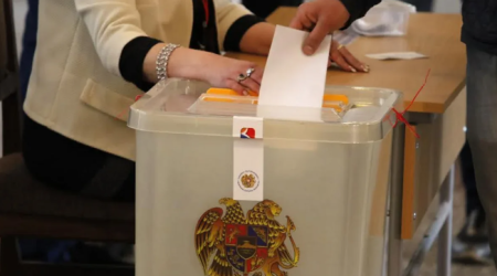 Parlament seçkilərində səsvermə başladı - Paşinyanın partiyası qalib gələcəkmi?