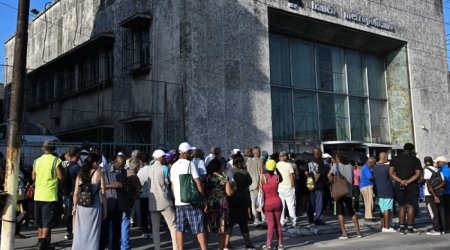 İqtisadiyyat çökür, Trampın təzyiqləri artır: Xarici biznes Kubanı tərk edir