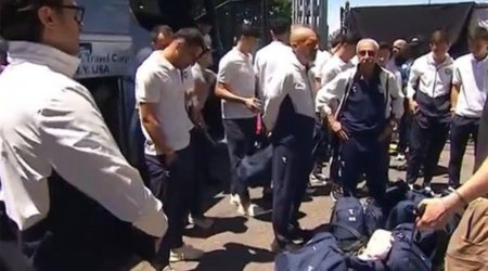 DÇ öncəsi qalmaqallı qarşılama - Futbolçular cinayətkar kimi yoxlanıldı &ndash; Video