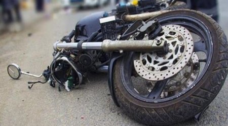 Bakıda "Qazel" motosikletlə toqquşdu &ndash; ÖLƏN VAR