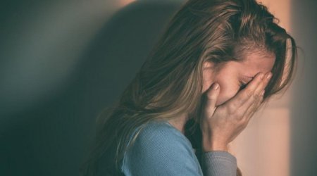 Bakıda 23 yaşlı qız nişanlısı tərəfindən DÖYÜLDÜ