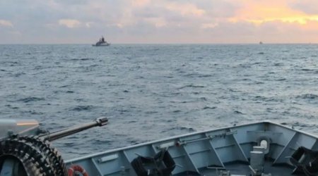 Britaniya ordusu Rusiyanın neft tankerini Manş boğazında saxladı