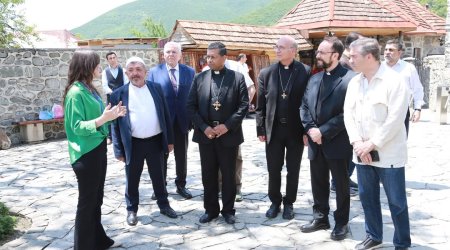 Vatikan kardinalı Şəkinin qədim abidələrini ziyarət edib - FOTO