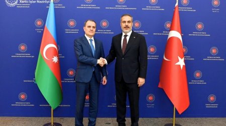 Ceyhun Bayramov Hakan Fidanla regiondakı vəziyyəti MÜZAKİRƏ ETDİ