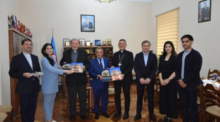 Vatikan nümayəndə heyəti Azərbaycan Milli Kitabxanasında &ndash; FOTO