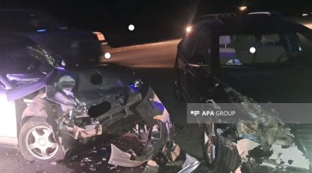 Şəmkirdə VAZ və &ldquo;Volkswagen&rdquo; toqquşdu: Xəsarət alanlar var - FOTO