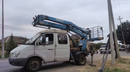 Xaçmazda "KamAZ"ın aşırtdığı dirəklər yoldan götürüldü - Kəndlərin işığı bərpa olundu - FOTO