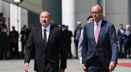 İlham Əliyevin Berlində rəsmi qarşılanma mərasimi - FOTO -VİDEO