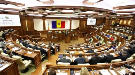Moldovada hökumətin yeni tərkibi TƏSDİQLƏNDİ