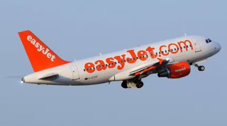 Sərnişinlərin kütləvi davasına görə Britaniyaya uçan təyyarə təcili eniş etdi
