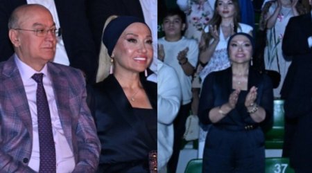 Nazir xanımı ilə festivalı izlədi (FOTO)