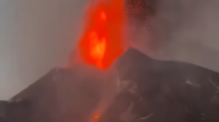 Etna vulkanı yenidən püskürdü - Uçuşlar dayandırıldı &ndash; VİDEO