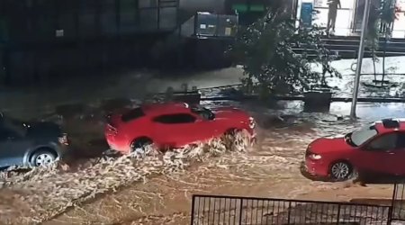 Tbilisi küçələri SU ALTINDA - VİDEO