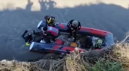 Özünü qayıqdan atmağa məcbur oldu, öldü
