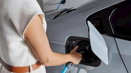 Elektrikli avtomobillərin daha bir mənfi cəhəti üzə çıxdı &mdash; Açıqlama