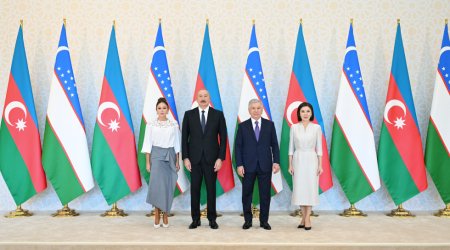 Azərbaycan və Özbəkistan prezidentləri ilə birinci xanımlar birgə foto çəkdiriblər - FOTO/VİDEO