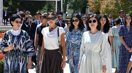 Prezident ailəsinin İsmayıl Samani türbəsindən FOTOLARI