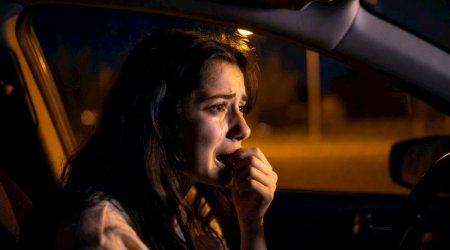 Bakıda maşında qadın DÖYÜLDÜ