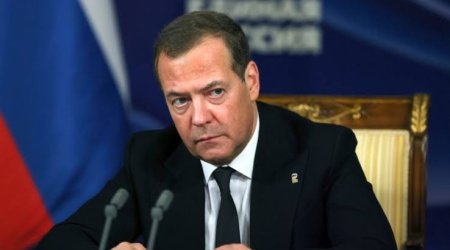 Medvedev: &ldquo;Zelenskini də Saakaşvilinin aqibəti gözləyir&rdquo;