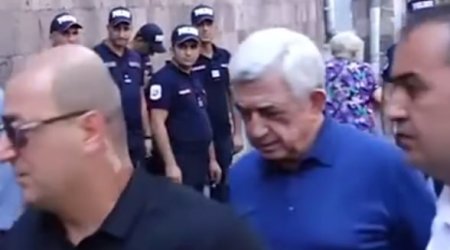 Sarkisyan Korrupsiyaya Qarşı Mübarizə Komitəsinə belə gətirildi &ndash; ANBAAN VİDEO