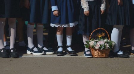 Məktəblilər üçün bu ayaqqabını almayın - Valideynlərin etdiyi təhlükəli səhv