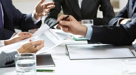 Bu qurumda dövlət qulluqçusu statusu ləğv olunur