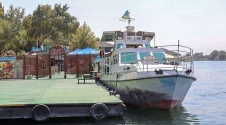 Mingəçevirdə gəzinti qayıqları toqquşdu