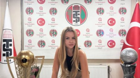 22 yaşlı qız Türkiyənin futbol klubuna baş məşqçi təyin olundu