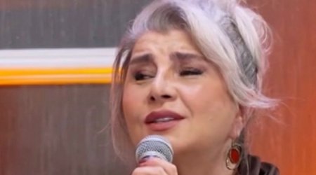 Türkiyəli aktrisa &ldquo;Sənə də qalmaz&rdquo; oxudu &ndash; VİDEO