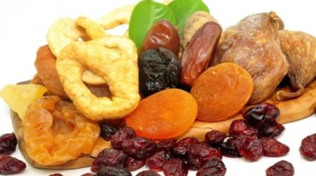 Quru meyvələrin gizli təhlükəsi: Həkim normadan artıq yeməməyi tövsiyə edir