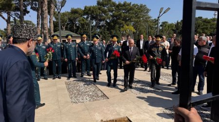 Əli Nağıyev və Zakir Həsənov generalın dəfnində - FOTO