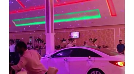 Azərbaycanda bu toy viral oldu: Zala maşınla daxil oldular - VİDEO