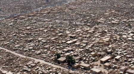 Bir şəhər boyda: 1400 ildir böyüyən qəbiristanlıq