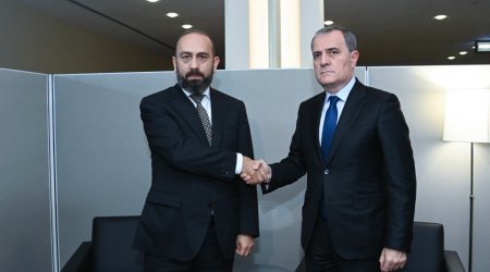 Ceyhun Bayramov Mirzoyanla görüşdü &ndash; Nələr müzakirə olundu? - FOTO