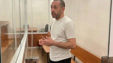 "Gördüm ki, arvadım qaşlarını səliqəyə salıb, döydüm"