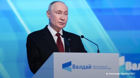 Putin: &ldquo;Radikalları dövlət çevrilişinə sövq etmək lazım deyildi&rdquo; - VİDEO