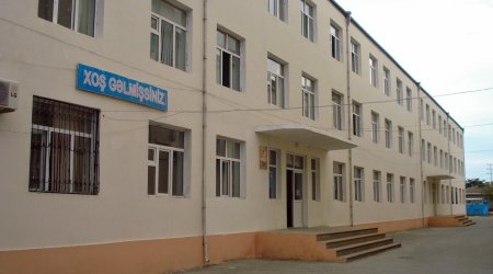 Bakıda məktəbin qarşısında dəhşət: 18 yaşlı gənc öldürüldü - VİDEO